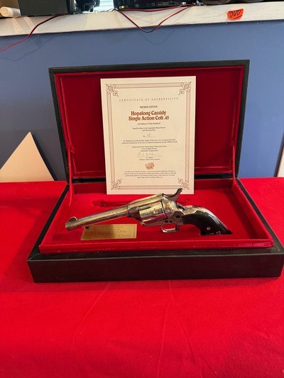 Colt Hopalong Cassidy Premier Edition Colt 45 SAA - Image 1 of 10