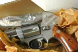 Smith and Wesson 640 357 Revolver - 9 of 11