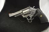 Smith and Wesson Model 66 no Dash
- 1 of 8