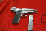 Smith and Wesson 4506-1 - 7 of 7