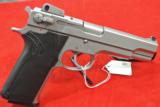 Smith and Wesson 4506-1 - 2 of 7