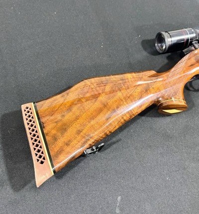 Weatherby Mark V Deluxe – .416 WBY Mag w/ Weatherby Supreme Optic - Image 7 of 10