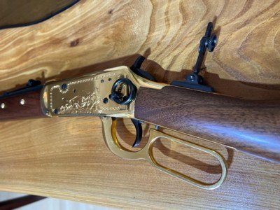 Cheyenne Carbine Commemorative 44-40 Winchester - Image 5 of 14