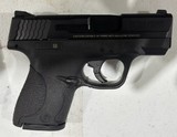 Smith & Wesson M&P 40 Shield Pistol - Image 2 of 6