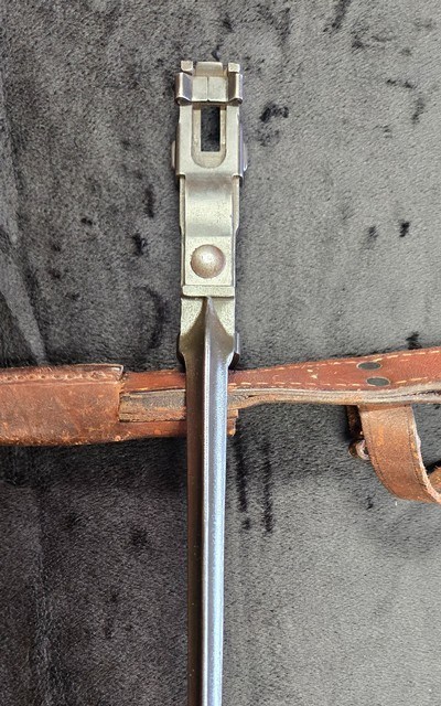 WW2 1941 Johnson Automatic Original Bayonet with leather Scabbard. - Image 8 of 12