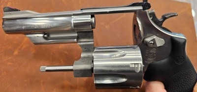Smith & Wesson 657-2 Performance Center Classic Series - Image 7 of 13