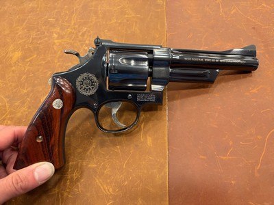 Smith & Wesson 27-3 FBI commemorative W/case and factory paperwork Mint! - Image 15 of 19