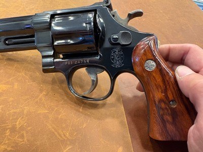 Smith & Wesson 27-3 FBI commemorative W/case and factory paperwork Mint! - Image 13 of 19