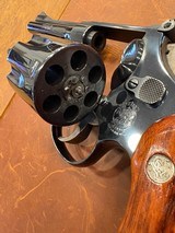 Smith & Wesson 27-3 FBI commemorative W/case and factory paperwork Mint! - Image 5 of 19
