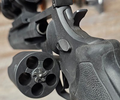 Taurus Raging Hunter .454 Casull - Image 4 of 9