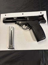 S&W 22a .22 caliber - Image 5 of 5
