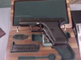 HECKLER & KOCH
MODEL P 7
,9MM WITH RARE PRESENTATION CASE
- 5 of 8