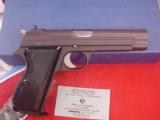 SIG P-210 -2
9MM
MADE IN SWITZERLAND
IN 1982
- 6 of 16