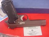 SIG P-210 -2
9MM
MADE IN SWITZERLAND
IN 1982
- 10 of 16