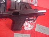 HECKLER & KOCH P7 M13
9 MM - 14 of 19