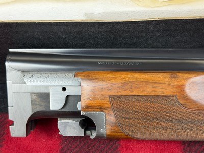 Browning B25B2G Skeet NOS NIB Signed Engraving by C. Perfido - Image 10 of 15
