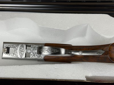 Browning B25B2G Skeet NOS NIB Signed Engraving by C. Perfido - Image 4 of 15