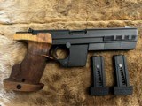 Hammerli 280 .22LR Pistol with 2 magazines - Image 1 of 2
