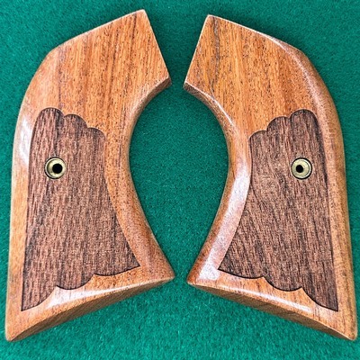 Ruger XR3 New VaqueroMesquite Grips with Checkering