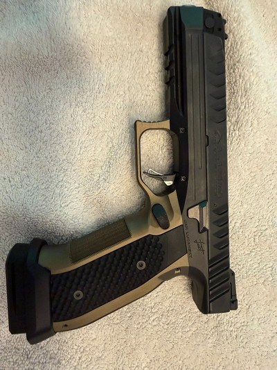 Laugo Arms Alien Signature Edition #125/500 - Full Kit - 9mm - Image 7 of 15