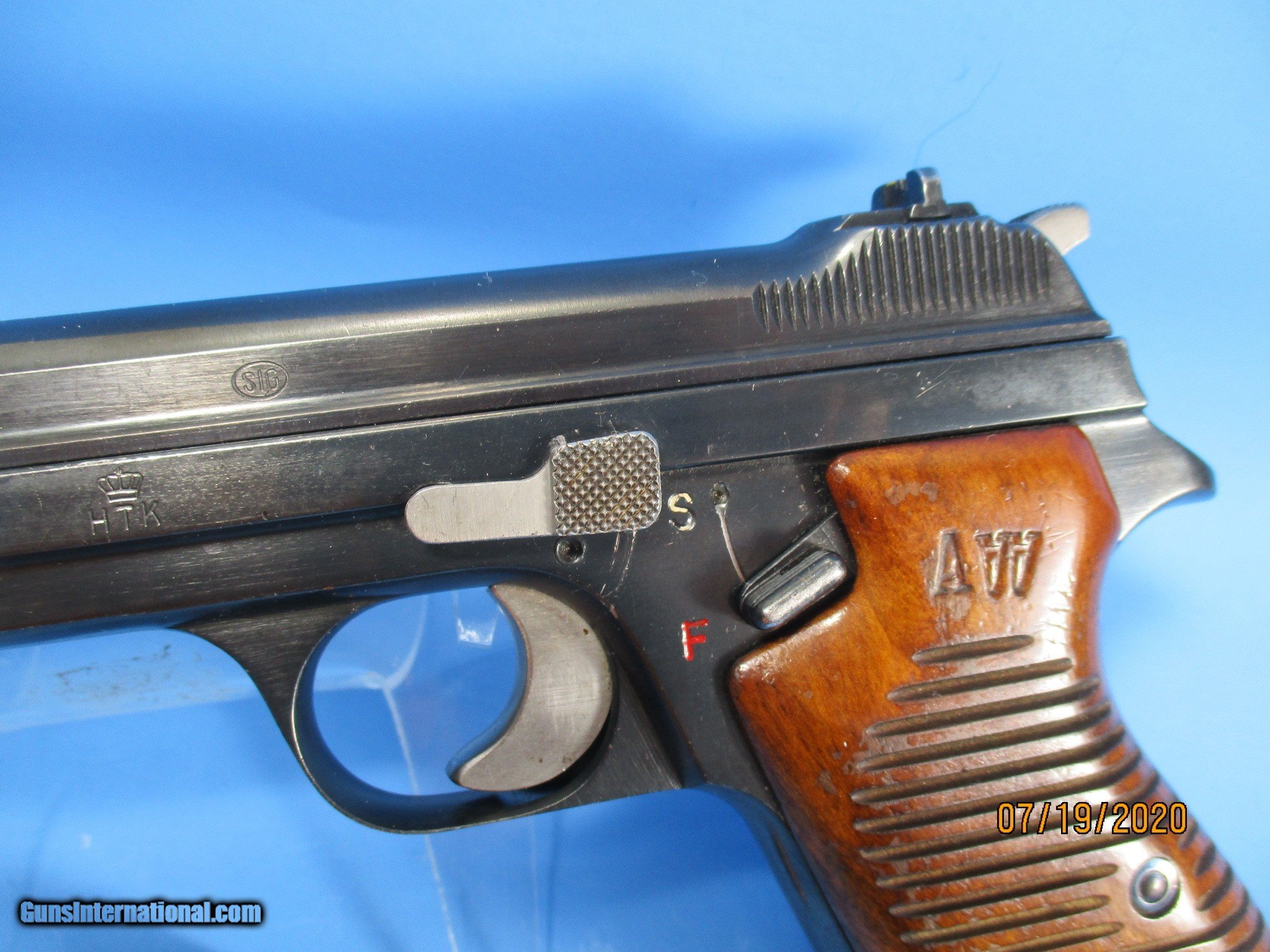 Very early, Swiss made SIG P210-49/HTK Danish Army pistol in cal 9mm ...