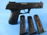 Rare, like new HECKLER & KOCH P9S "Sport Group I" 9mm Para, 5.5" Barrel w. Weight, 2 xtra Mags, in Walnut Burl carrying case - 5 of 15