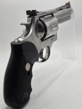 Like new COLT Anaconda, 4” brl, .44RemMag, Stainless Steel, made 1996, 100% - 2 of 12