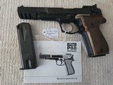 Rare. limited production WALTHER P88 “Champion”, 9mm, 2nd Mag, Box, Manual – TOP! - 2 of 15