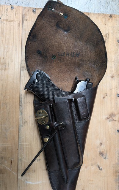Swedish Husqvarna M/40 – Lahti L35 9mm – Pristine Condition – All Matching Numbers – Complete Rig with Original Holster - Image 10 of 10