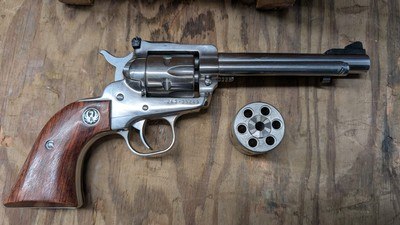 Ruger New Model Single Six – Stainless – .22 LR / .22 WMR Convertible – Excellent Condition - Image 3 of 15