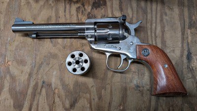 Ruger New Model Single Six – Stainless – .22 LR / .22 WMR Convertible – Excellent Condition - Image 2 of 15