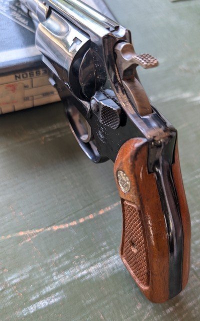Smith & Wesson Model 36 “Chief’s Special”–RARE 3 Inch Barrel – Box & Original Sale Papers - Image 6 of 11
