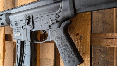 Smith & Wesson M&P 15 22 Pistol – .22 LR – NIB / New In Box - Image 3 of 13