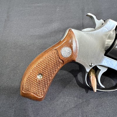 SMITH & WESSON MODEL 60 
