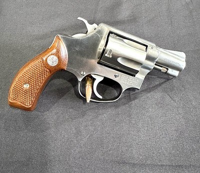 SMITH & WESSON MODEL 60 