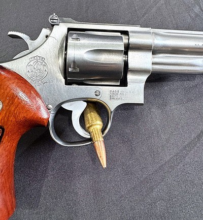 1985 SMITH & WESSON MODEL 624 
