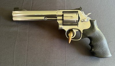 SMITH & WESSON MODEL 686 