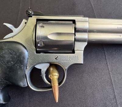 SMITH & WESSON MODEL 686 