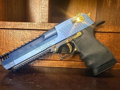 Magnum Research Desert Eagle L6 .44 Mag Carbon Blue Gold LNIB - Image 2 of 15