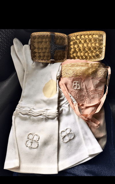 WW2 German Eva Braun 5 Piece Lot;DNA,Nighty,Gloves,Cig/Case,Napkin;RARE - Image 6 of 12