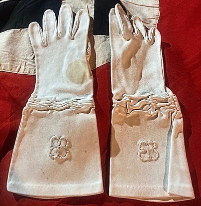 WW2 German Eva Braun 5 Piece Lot;DNA,Nighty,Gloves,Cig/Case,Napkin;RARE - Image 9 of 12