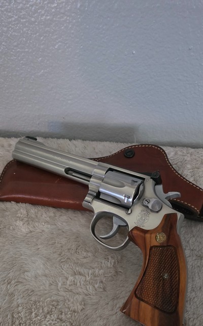Smith and Wesson Model 648 no dash - Image 1 of 10