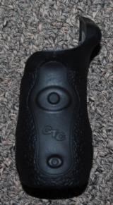 Crimson Trace Laser Grips for S&W M&P Compact - 2 of 3