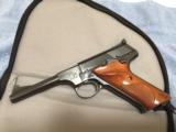 COLT WOODSMAN .22 LR IN NEW CONDITION - 1 of 5