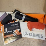 New In Box Taurus Raging Hunter 460 S&W Mag, 5.12" ported, Two Tone, 2 sets grips