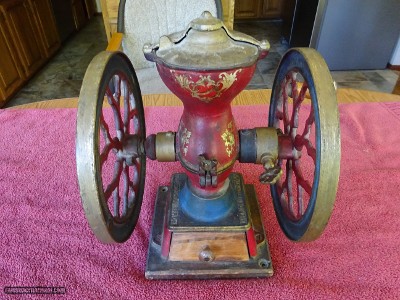 CHAS. PARKER MERIDEN CONN - MODEL 200 COFFEE GRINDER