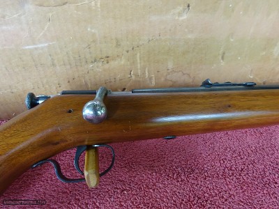 WINCHESTER MODEL 67 - LIKE NEW WITH ITS ORIGINAL BOX