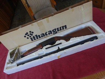ITHACA MODEL 37 DELUXE VENT RIB - NEW IN ITS ORIGINAL BOX - MADE IN 1976 - Image 1 of 11