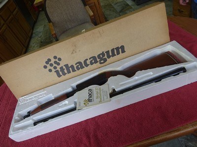 ITHACA MODEL 37 DELUXE VENT RIB NEW IN ITS ORIGINAL BOX - Image 1 of 15