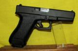 GLOCK 17 - 2 of 3